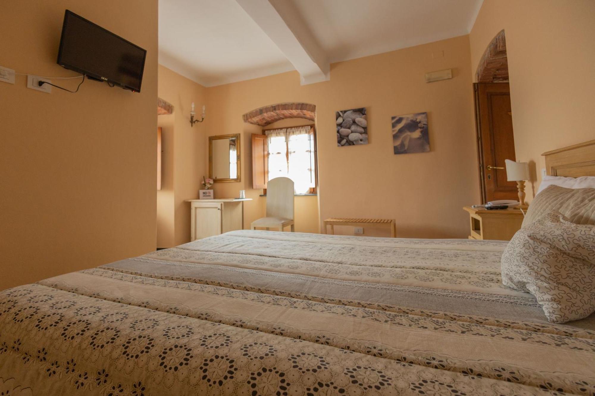 Albergo La Luna Сарцана Екстер'єр фото