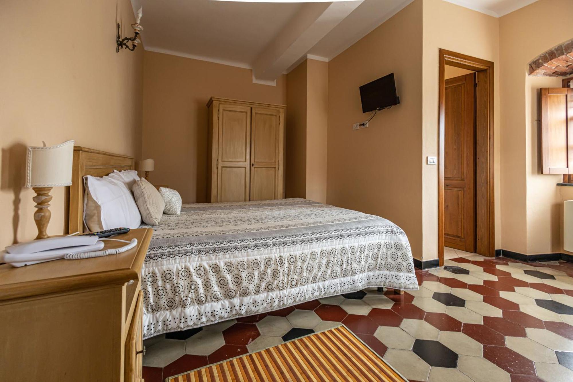 Albergo La Luna Сарцана Екстер'єр фото